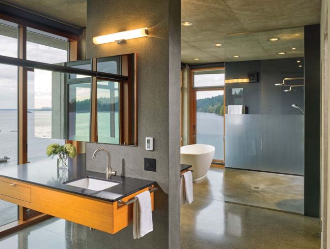 The bathroom features concrete as well as American black basalt in a flamed finish.