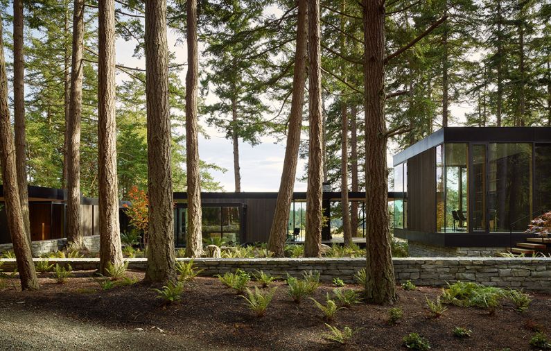 Kenneth Philip Landscape Architects designed the native and naturalistic landscape to allow the house to merge seamlessly with its surroundings. “Even five years after it’s built, it should feel like it’s been there for decades and that it was always meant to be there,” said Mongillo.