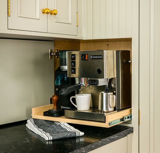Every inch of useable space has been given practical function – down to a cleverly disguised pull-out coffee station and a “magic blind corner” inset from Haefle.
