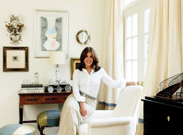 Atlanta-based interior designer Suzanne Kasler is known for interiors that straddle that rare middle ground between sophisticate and ingénue. Her work has been featured in Architectural Digest, Elle Décor, House Beautiful, House & Garden, Southern Accents, Traditional Home and Veranda.