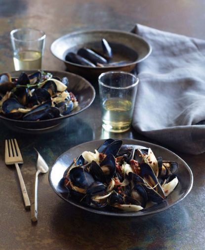 <a href='diane-morgan-steamed-mussels-with-burdock-root'>Steamed Mussels with Burdock Root</a>