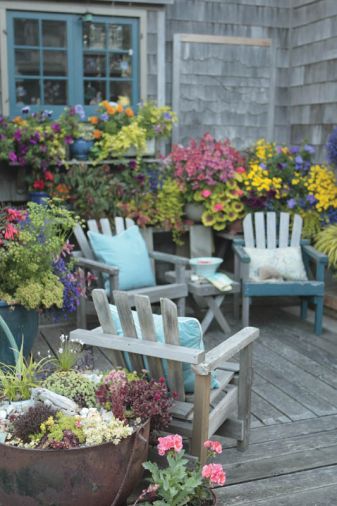 Love gardening and cottage architecture? Plan on attending the annual Cannon Beach Cottage & Garden Tour for a weekend of music, gardens and home tours. The event takes place one weekend in September, usually chosen based on the hope for better weather, but it always occurs rain or shine.