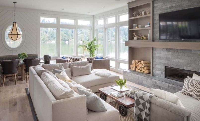 In keeping with a fundamentally classic style, interior designer Jenny Baines used symmetrical structures and arrangements throughout the home.