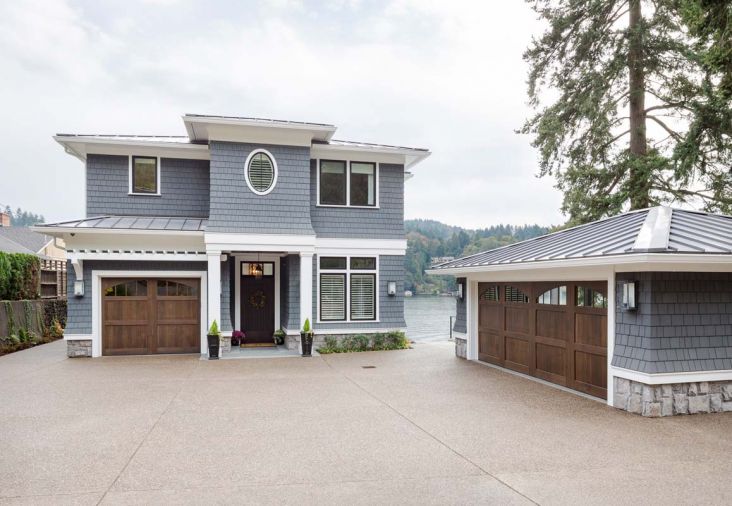 The final layout of the home emphasized an almost seamless flow between the indoors and outside, and from level to level. Now visitors come by car and boat.
