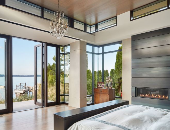 In the master bedroom, a hide-away television set is 
embedded in the footboard for discreet late-night television sessions.