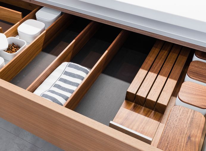 Elegantly designed thin Poggenpohl drawer box is also very durable.