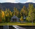 Viewed from the dock, the Hoedemaker and Jimenez house design pays homage to the family’s 1928 cabin, while boldly stating its modern architectural approach with a flat-roofed great room flanked by a pair of vernacular style buildings.