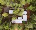 An aerial view shows how the house is organized around the courtyard, which is a “visual and physical link” between the different areas of the house, say the architects.