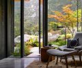 The cozy study feels nested into the landscape. The private courtyard bestows an intimate nature experience in juxtaposition with the sweeping views.