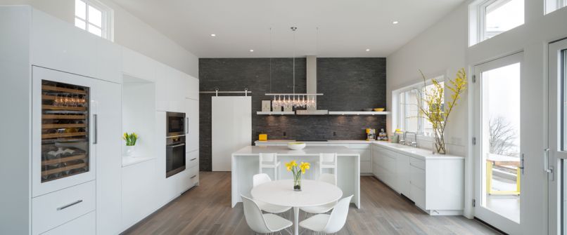 A kitchen and bath in a vacation home near Hood River are designed in a Hamptons-meets-Swedish farmhouse-style that recalls the homeowners’ years living on the East Coast and Europe and, as a bonus, offers stunning views of the Columbia River Gorge.