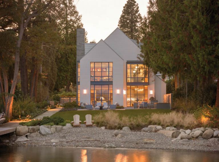 What began as a 1940s Cape Cod remodel became one of the most cutting-edge new homes on Lake Washington thanks to Stuart Silk Architects and Amy Baker Interior Design’s harmonious marriage of traditional and contemporary styles.